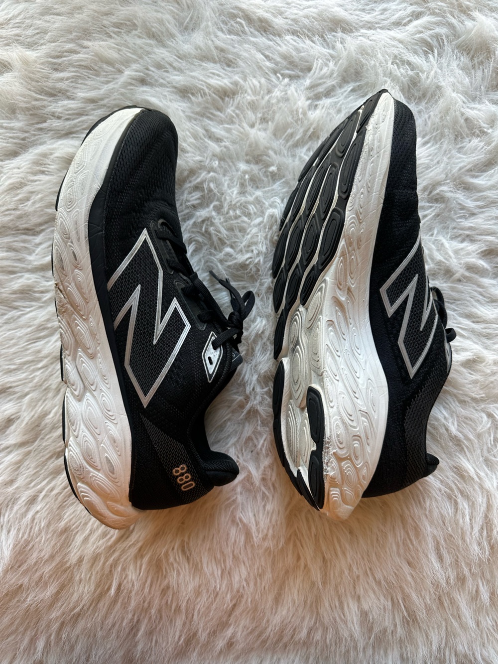 New Balance Fresh Foam M880B14 Black 880 Running Shoe Men 10.5 Women 12 sneakers